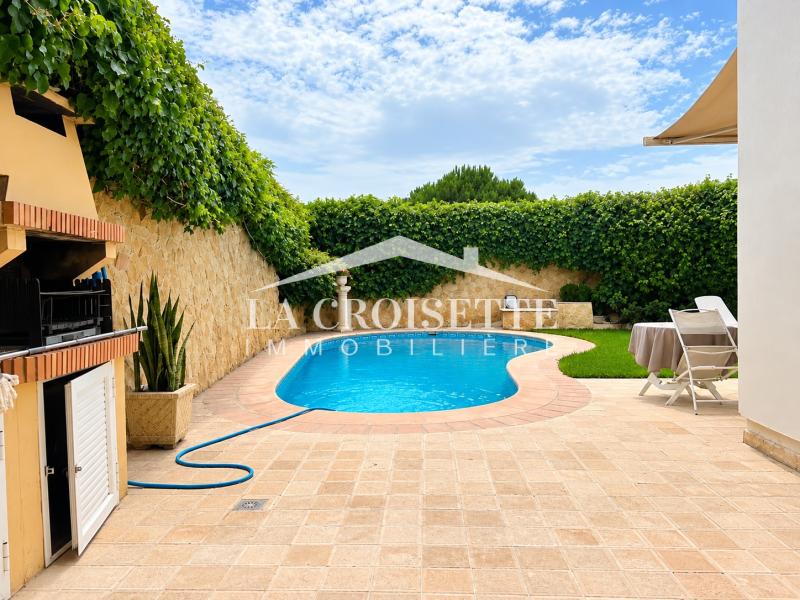 Villa meublée S+5 avec piscine à La Marsa